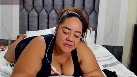 Snapshot of daphaineex chatting on October 16, 2025, 1:23 pm daphaineex online show from October 16, 2025, 1:23 pm