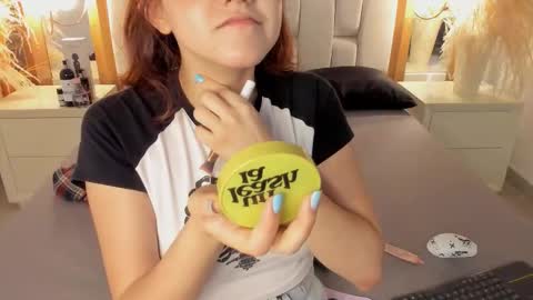 Snapshot of daphne_and_roger chatting on September 13, 2025, 11:32 am daphne_and_roger online show from September 13, 2025, 11:32 am