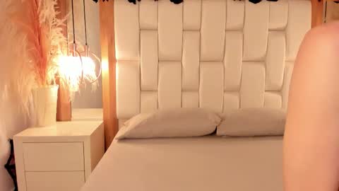 Snapshot of daphne_and_roger chatting on November 11, 2025, 11:10 am daphne_and_roger online show from November 11, 2025, 11:10 am