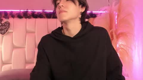 Snapshot of daphne_and_roger chatting on March 5, 2026, 11:06 am daphne_and_roger online show from March 5, 2026, 11:06 am