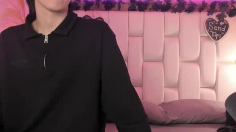 Snapshot of daphne_and_roger chatting on March 17, 2026, 11:13 am daphne_and_roger online show from March 17, 2026, 11:13 am