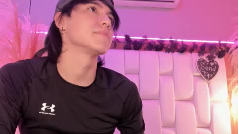 Snapshot of daphne_and_roger chatting on March 19, 2026, 11:14 am daphne_and_roger online show from March 19, 2026, 11:14 am