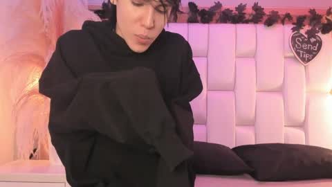 Snapshot of daphne_and_roger chatting on April 4, 2026, 11:08 am daphne_and_roger online show from April 4, 2026, 11:08 am