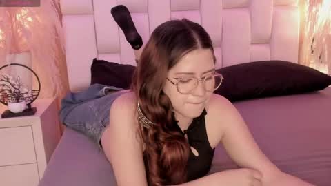 Snapshot of daphne_and_roger chatting on April 14, 2026, 11:27 am daphne_and_roger online show from April 14, 2026, 11:27 am