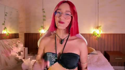 Daphne online show from April 8, 2026, 3:17 am