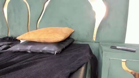 daphne_culeht online show from May 27, 2026, 1:57 am