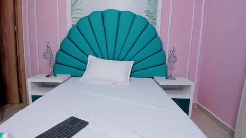 Daphne  online show from February 22, 2025, 6:39 am