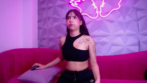 Snapshot of daphnee_bloom chatting on March 3, 2026, 6:58 pm Daphne online show from March 3, 2026, 6:58 pm