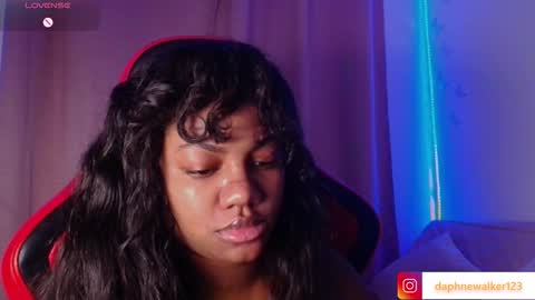 Snapshot of daphnewalker__ chatting on February 17, 2026, 12:01 pm Daphne online show from February 17, 2026, 12:01 pm