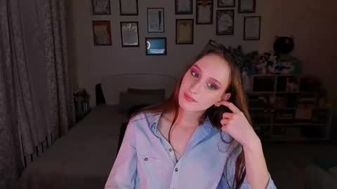 Darcy Siren online show from February 6, 2025, 3:31 pm