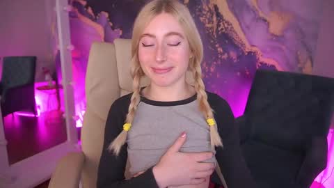 dariadelly online show from April 27, 2026, 1:09 pm