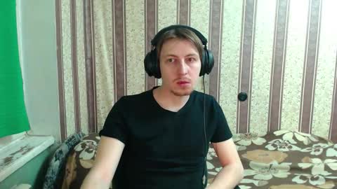 darienlarge online show from November 30, 2025, 4:16 am