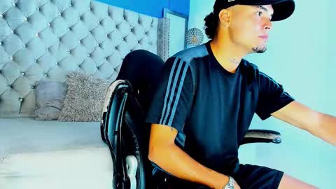 Snapshot of daring_player chatting on January 13, 2026, 12:43 pm luis online show from January 13, 2026, 12:43 pm