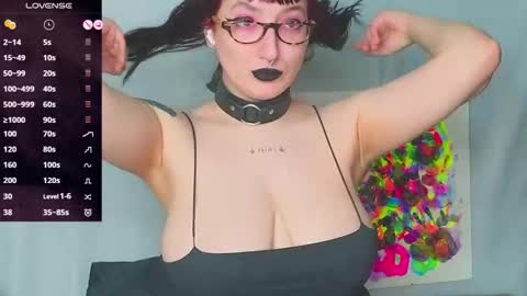 Snapshot of dario_doll_ chatting on October 22, 2025, 8:36 am Daria online show from October 22, 2025, 8:36 am