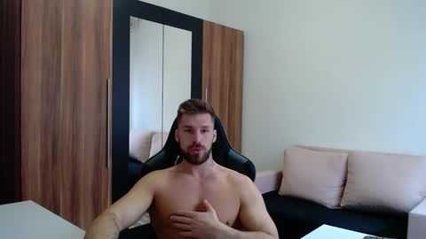 darius_94 online show from March 27, 2026, 10:37 am