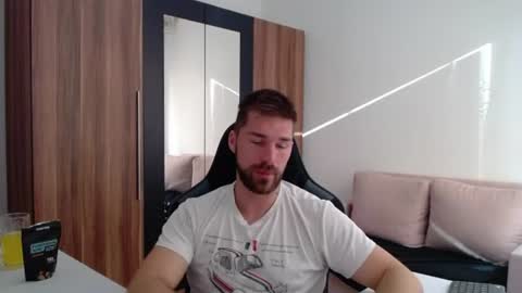 darius_94 online show from July 14, 2026, 5:12 am