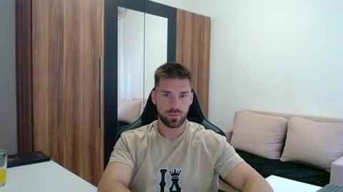 darius_94 online show from July 28, 2026, 4:30 am