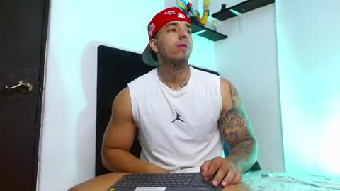 Darius Phoenix  online show from February 27, 2026, 8:31 pm