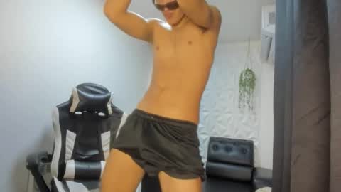 dark_badboy online show from May 13, 2026, 7:33 pm