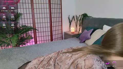 Snapshot of dark_butterfly_ chatting on November 16, 2025, 9:09 pm Call me Amy online show from November 16, 2025, 9:09 pm