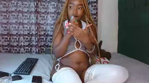 Snapshot of dark_chocolate0 chatting on October 21, 2025, 6:58 am becky online show from October 21, 2025, 6:58 am