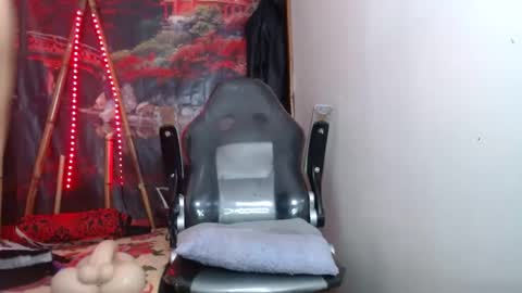 dark_doll5 online show from January 25, 2025, 2:26 am