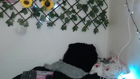 dark_flama online show from May 15, 2026, 11:56 pm