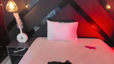 M I K A E L A online show from January 8, 2025, 9:55 pm