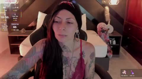 Snapshot of dark_gotica chatting on April 21, 2026, 8:55 pm M I K A E L A online show from April 21, 2026, 8:55 pm