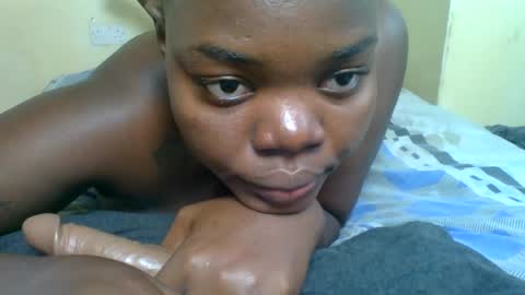 dark_juicy online show from July 28, 2026, 12:48 pm