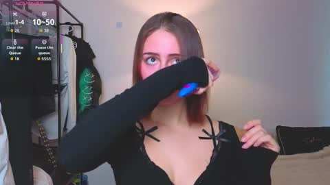 Emily online show from November 19, 2025, 7:08 am