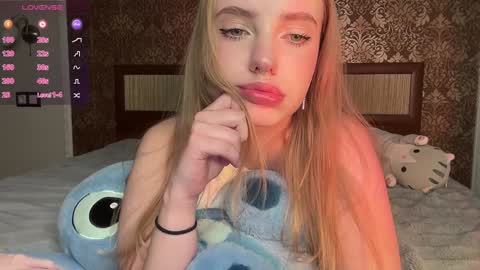 Snapshot of dark_side1213 chatting on December 18, 2024, 8:25 pm Darkside online show from December 18, 2024, 8:25 pm