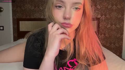 Snapshot of dark_side1213 chatting on January 14, 2025, 6:17 pm Darkside online show from January 14, 2025, 6:17 pm