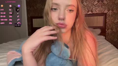 Snapshot of dark_side1213 chatting on January 14, 2025, 9:20 pm Darkside online show from January 14, 2025, 9:20 pm