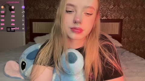 Snapshot of dark_side1213 chatting on February 3, 2025, 6:39 pm Darkside online show from February 3, 2025, 6:39 pm