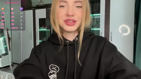 Snapshot of dark_side1213 chatting on September 15, 2025, 7:41 am Darkside online show from September 15, 2025, 7:41 am