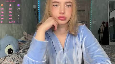 Snapshot of dark_side1213 chatting on October 15, 2025, 7:08 am Darkside online show from October 15, 2025, 7:08 am