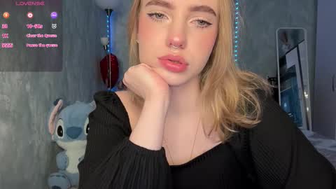 Snapshot of dark_side1213 chatting on December 4, 2025, 10:02 am Darkside online show from December 4, 2025, 10:02 am