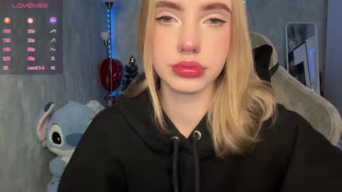 Snapshot of dark_side1213 chatting on December 19, 2025, 12:12 pm Darkside online show from December 19, 2025, 12:12 pm