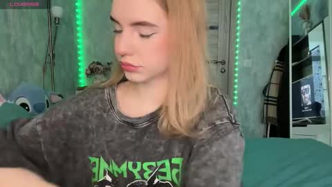 Snapshot of dark_side1213 chatting on February 16, 2026, 5:14 am Darkside online show from February 16, 2026, 5:14 am