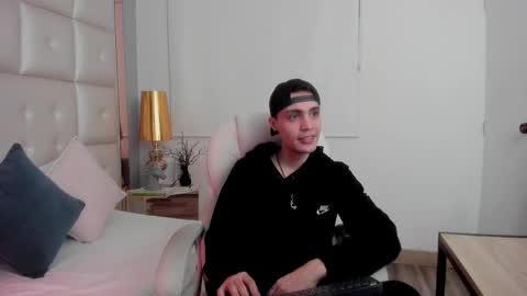 dark_sun333 online show from December 20, 2025, 4:52 am