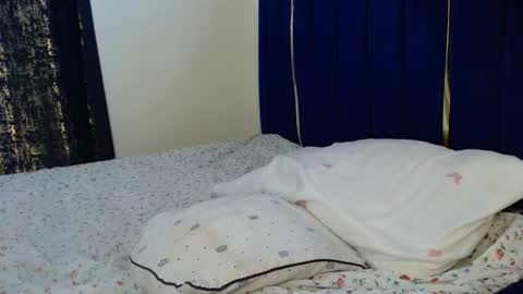 Tiff online show from November 25, 2025, 1:22 pm