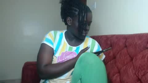 Snapshot of darkberry_bubble chatting on July 13, 2026, 2:25 am darkberry_bubble online show from July 13, 2026, 2:25 am