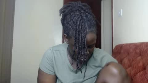Snapshot of darkberry_bubble chatting on July 14, 2026, 1:39 pm darkberry_bubble online show from July 14, 2026, 1:39 pm