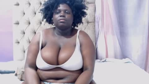 Snapshot of darkgiantmelanin chatting on June 19, 2026, 6:45 pm darkgiantmelanin online show from June 19, 2026, 6:45 pm