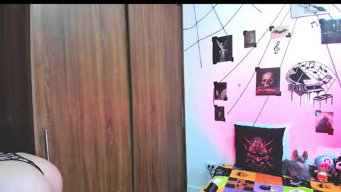 Hi Im Yuri  independent modelhelp me get my 111 hands upuwu online show from September 25, 2025, 8:56 pm