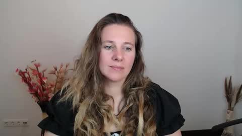 Anna online show from October 8, 2025, 7:11 pm