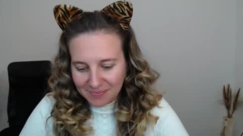 Anna online show from October 14, 2025, 3:35 pm