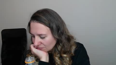 Anna online show from October 20, 2025, 4:51 pm