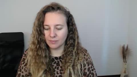 Anna online show from November 17, 2025, 7:25 am